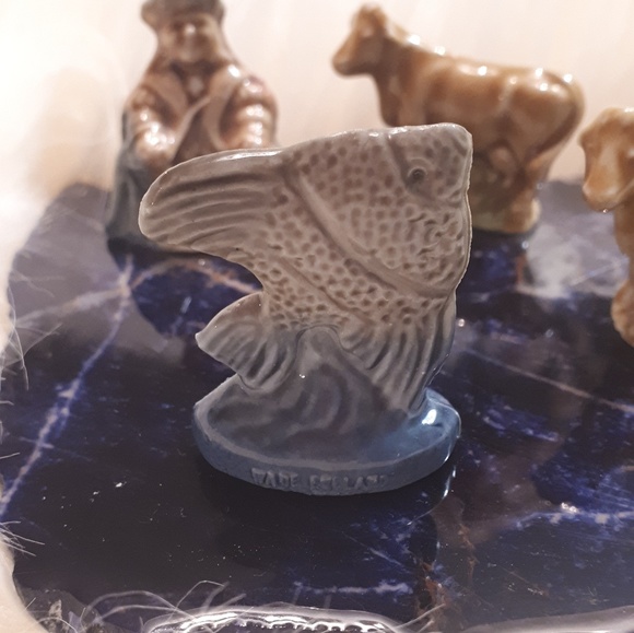 SALE!! Red rose tea Wade England collectable angel  fish. 3 - Picture 3 of 7